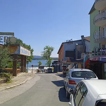 8 8 Apartment Primorsko